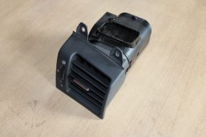 210 830 0654 Ventilation Grill Mercedes Benz E220.