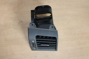 210 830 0654 Ventilation Grill Mercedes Benz E220.
