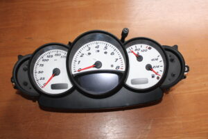 986.641.237.01 Instrument cluster VDO 110.080.039-089 miles Porsche Boxster - 986.