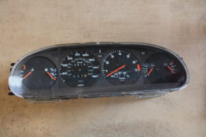 944.641.311.36 Miles Teller / Speedometer VDO