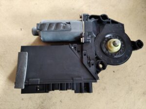 3D1959701E Raammotor Links voor VW Phaeton.