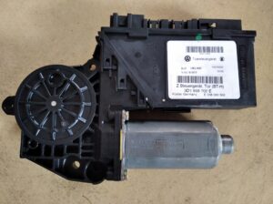 3D1 959 702 E Raammotor Rechts voor VW Phaeton