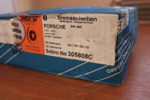 951.351.041.02 Brake Disc Front Porsche 944 S2 & Turbo & Porsche 968.