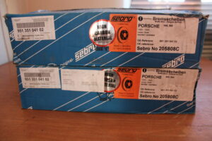951.351.041.02 Brake Disc Front Porsche 944 S2 & Turbo & Porsche 968.