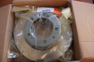 951.351.041.02 Brake Disc Front Porsche 944 S2 & Turbo & Porsche 968.