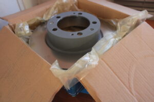 951.351.041.02 Brake Disc Front Porsche 944 S2 & Turbo & Porsche 968.
