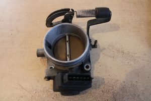 951.110.530R Throttle Body Porsche 944 Turbo
