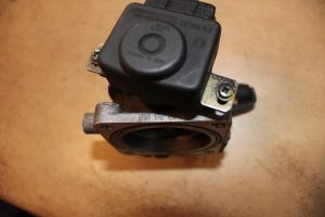 951.110.530R Throttle Body Porsche 944 Turbo