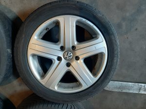 Velgenset 9J x 19 H2 ET 60, 275-45 R 19 VW Touareg
