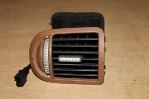 7L5.819.703.A Dash Air Vent Porsche Cayenne 955