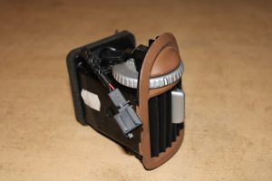 7L5.819.703.A Dash Air Vent Porsche Cayenne 955