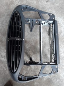 986.552.131.00 Center Dash Air vent Porsche Boxster 986