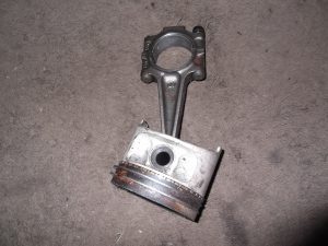 Pistons & Rods 944 109 0R Porsche 944