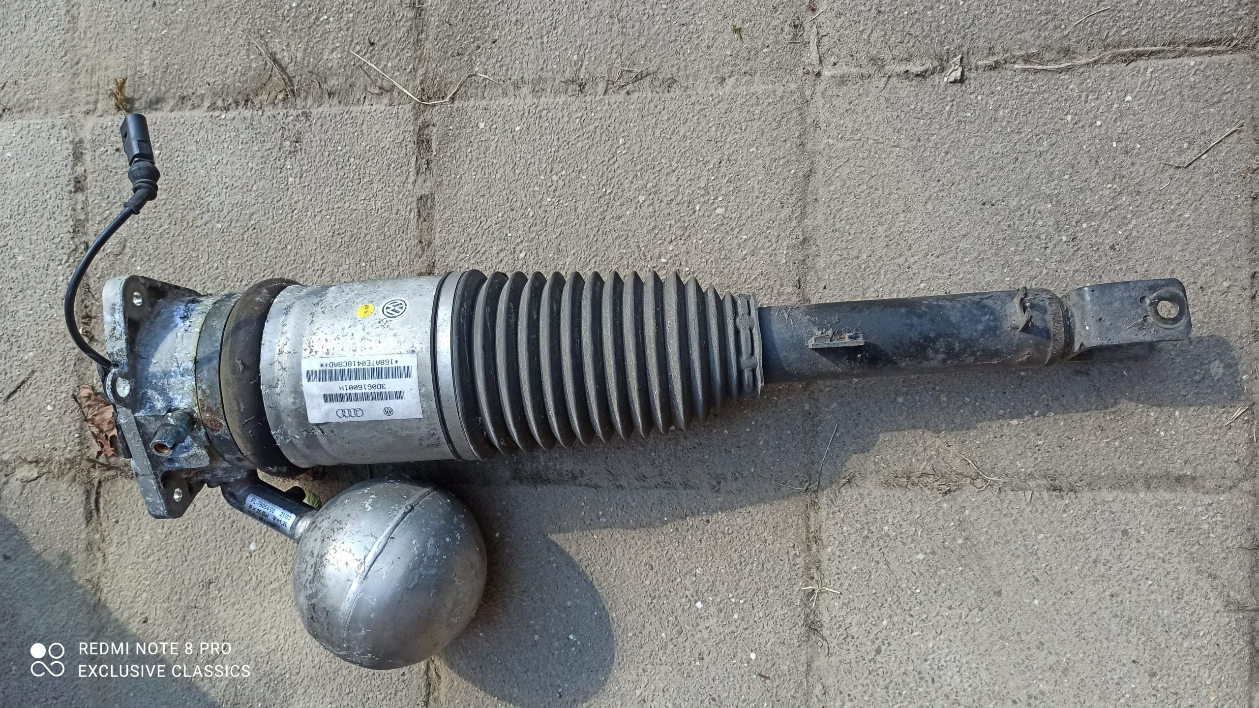 3D0 616 001 H & 1J0 973 802