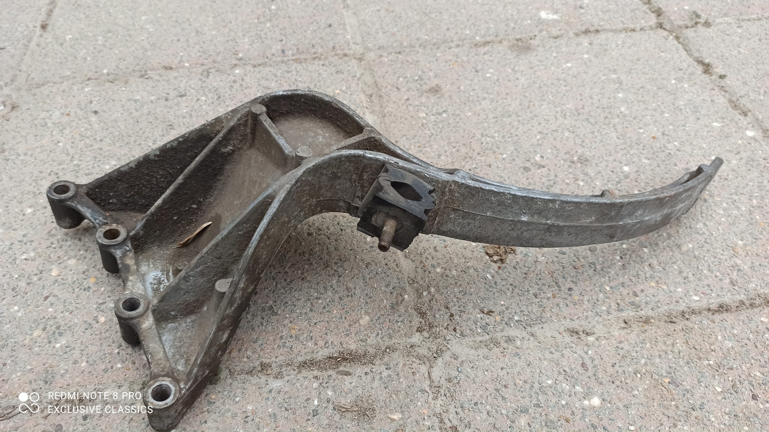 Muffler mounting Bracket 477253243