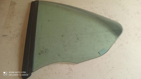 Rear Quarter Glass Left 99754311114.